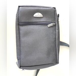 NWOT Samsonite Silver Gray Travel Zip Pockets Crossbody Bag Unisex Convertible